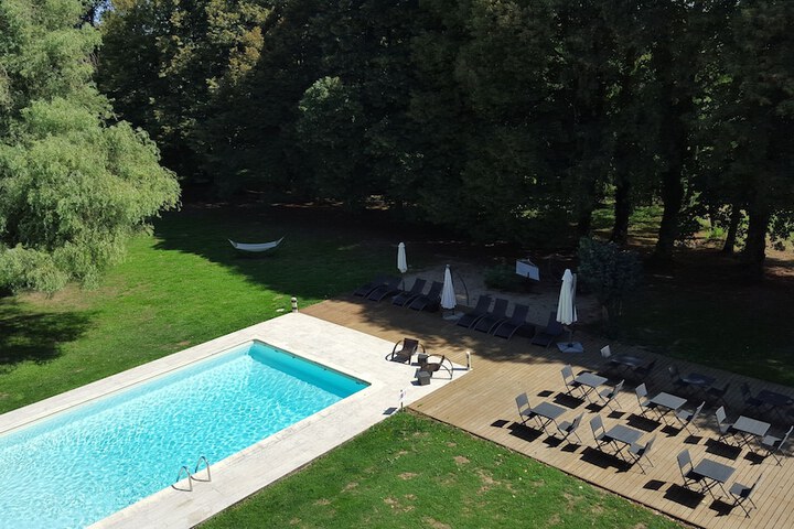 Hotel Pool