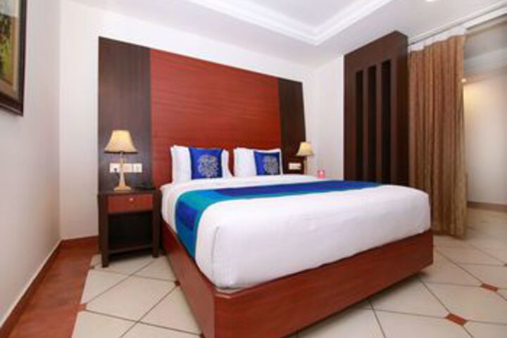 Room 15 of 32