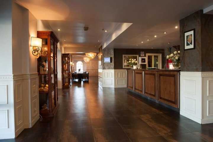 Entrance & Lobby