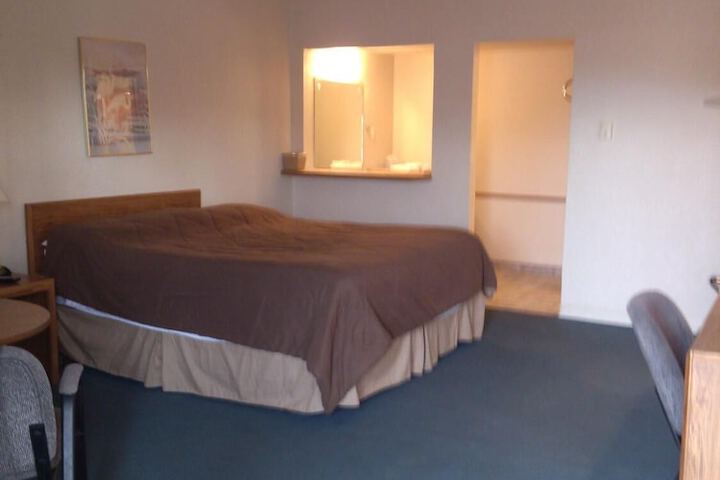 Room 7 of 37