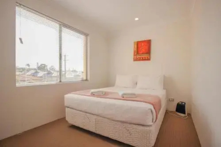 Room 3 of 12