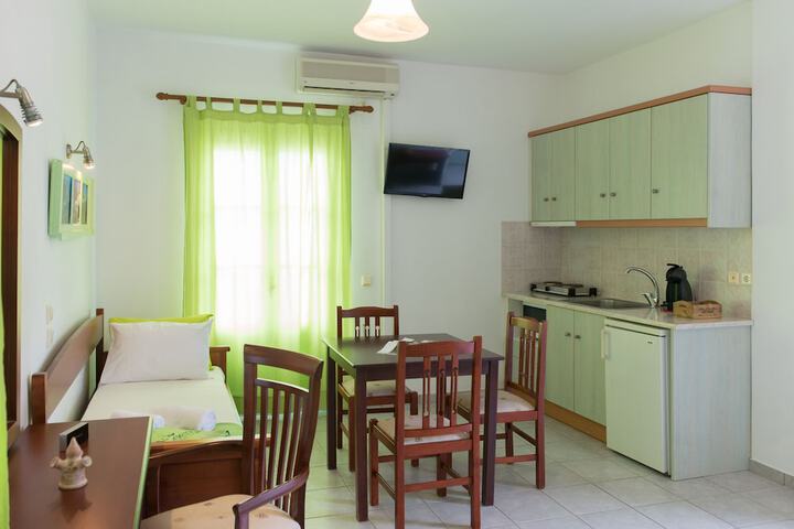 Room 106 of 195