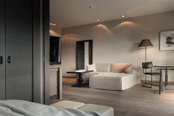 Room 18 of 74