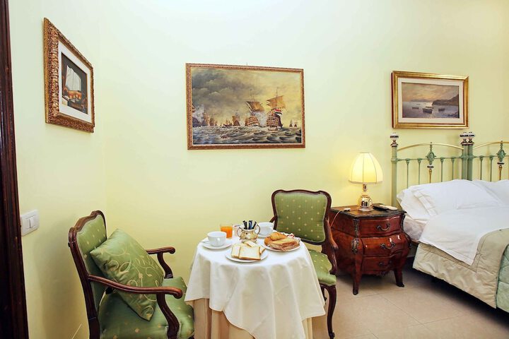 Room 20 of 34