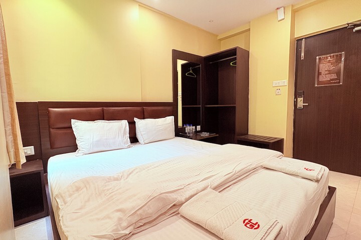 Room 10 of 77