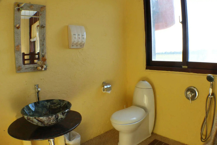 Clean Restrooms