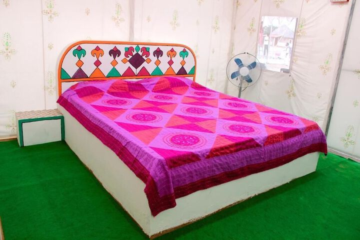 Room 8 of 63