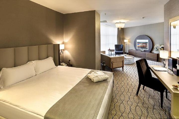 Room 5 of 31
