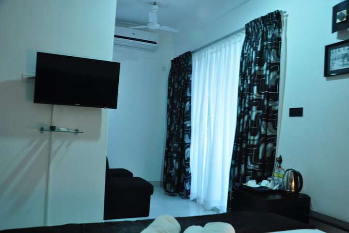 Room 10 of 94