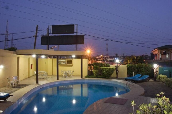 Pool 50 of 64