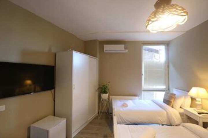 Room 13 of 15