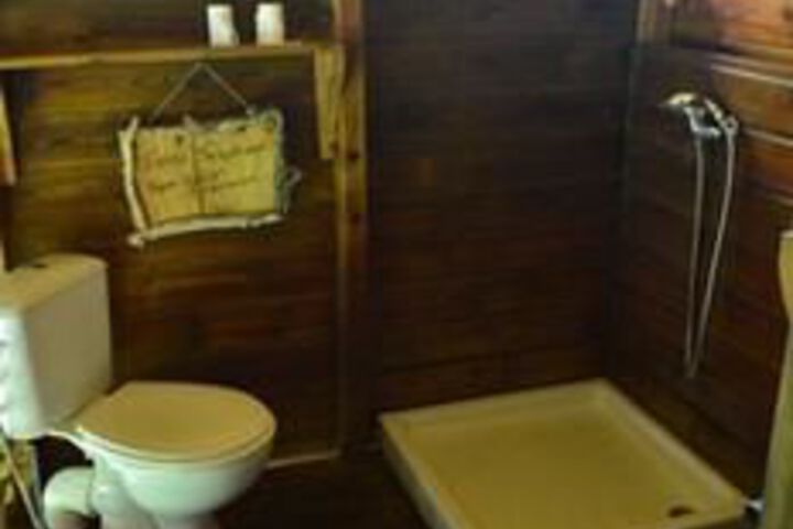 Room 6 of 33