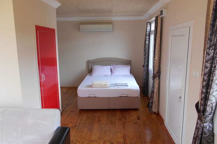 Room 2 of 17