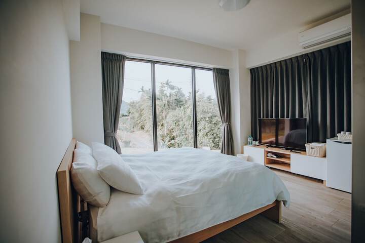 Room 8 of 43