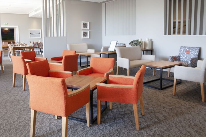 Lounge 58 of 73