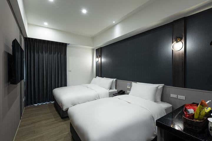 Room 34 of 68