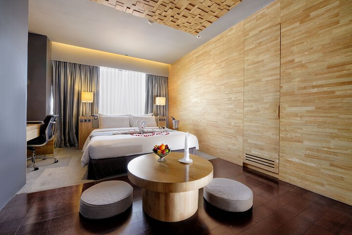 Room 10 of 77