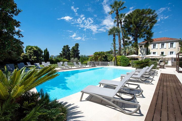 Pool Hotel