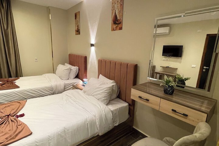 Room 5 of 58