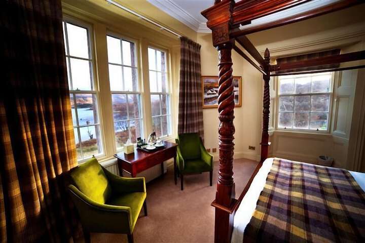 Room 2 of 25