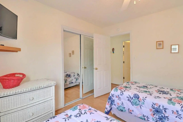 Room 2 of 17