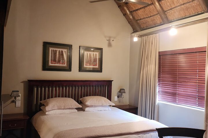 Room 28 of 76