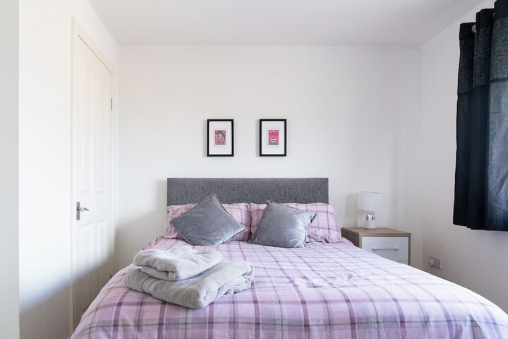 Room 4 of 24