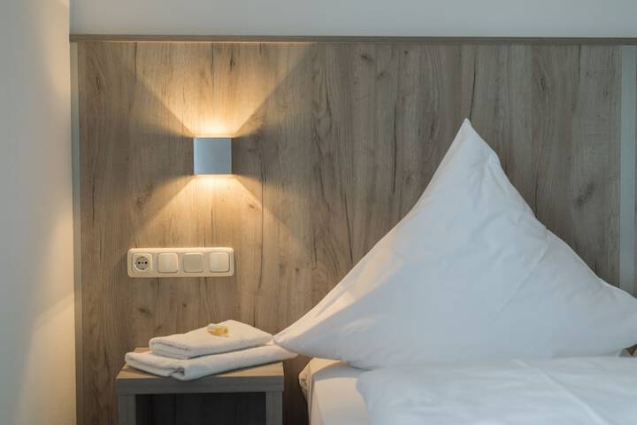 Room 3 of 81