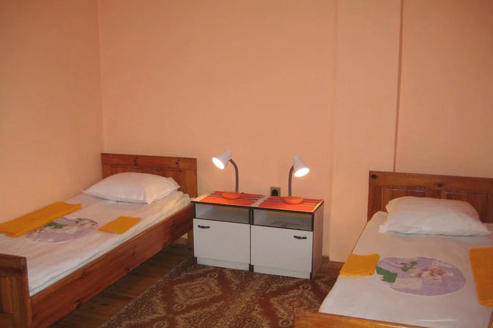 Room 5 of 19