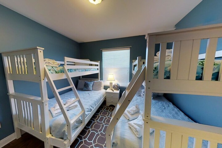 Room 2 of 21