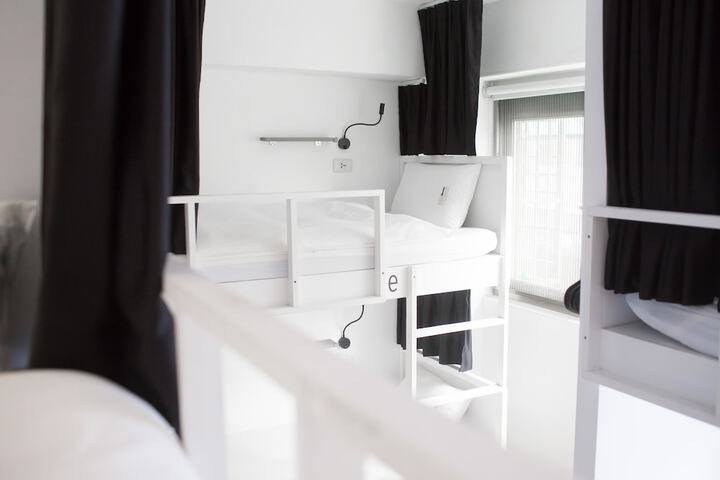 Room 27 of 127