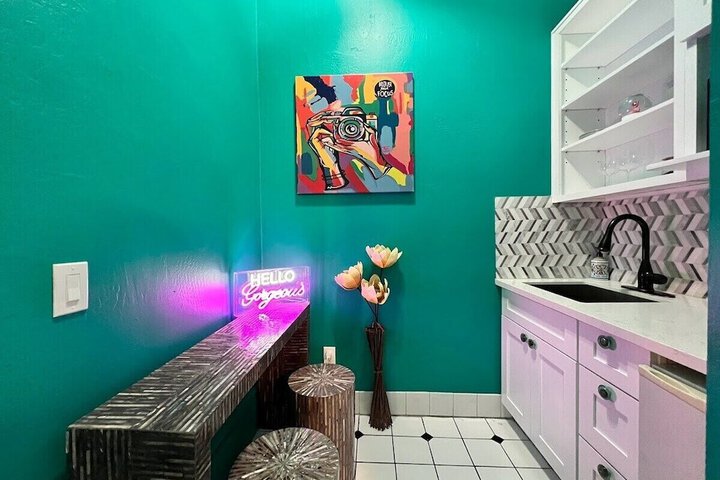 Room 32 of 181
