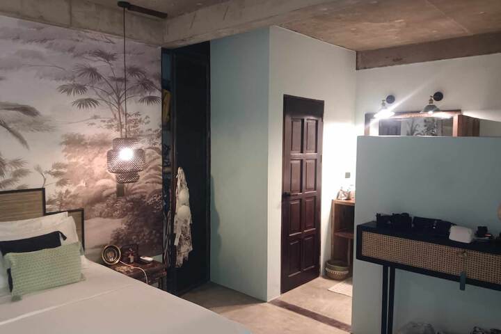 Room 2 of 20