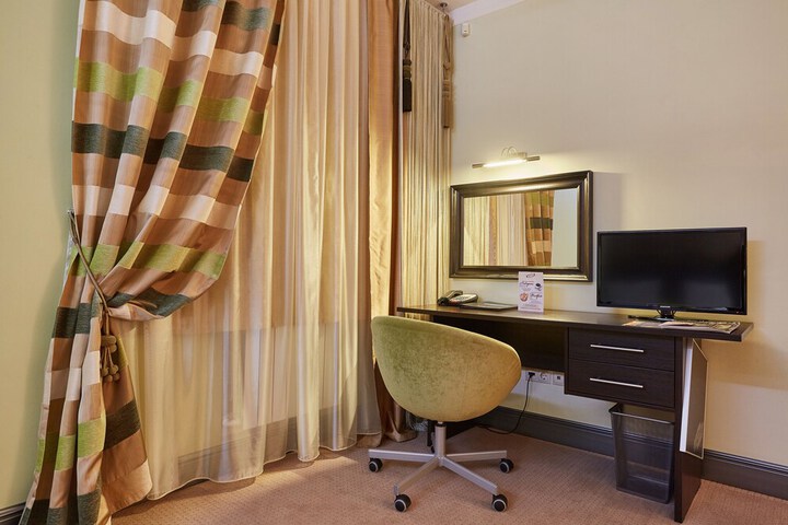 Room 19 of 73