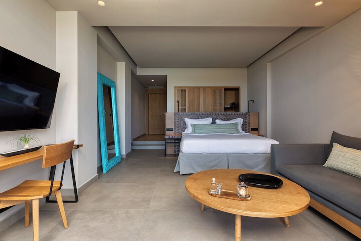 Room 36 of 100