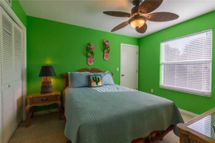 Room 37 of 46