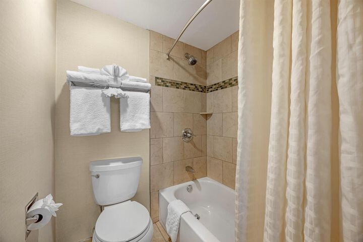 Room 43 of 65
