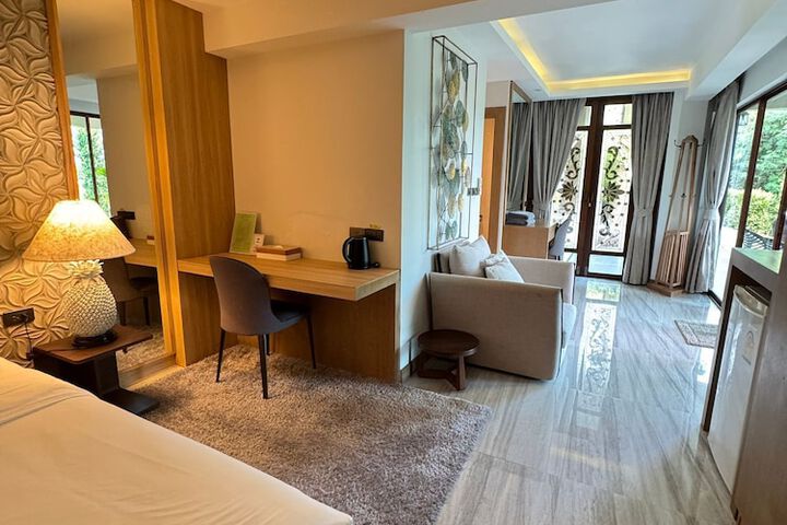 Room 42 of 138