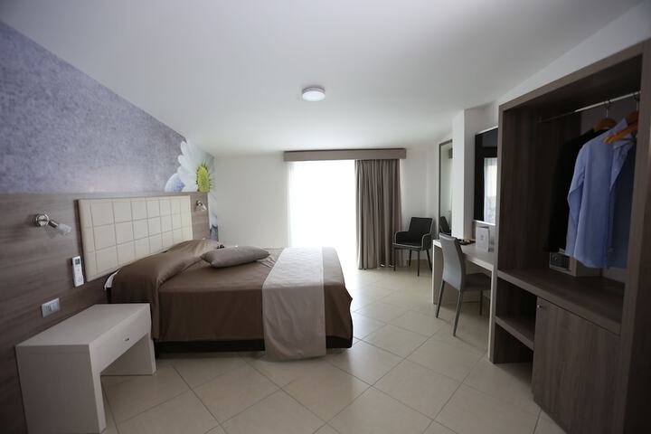 Room 15 of 39