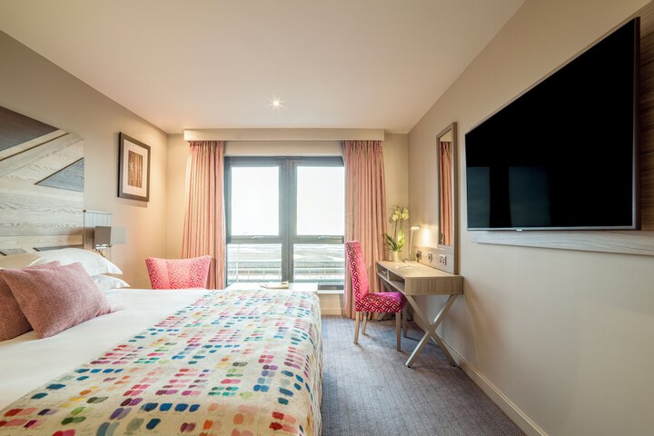 Room 27 of 85