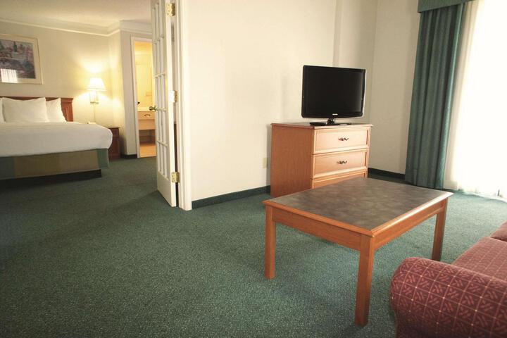 1 King Bed Accessible (10 of 23)
