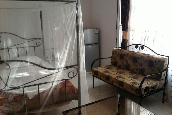 Room 10 of 40
