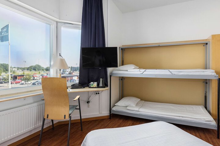 Room 15 of 82