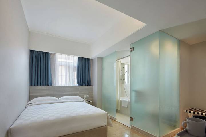 Room 16 of 53