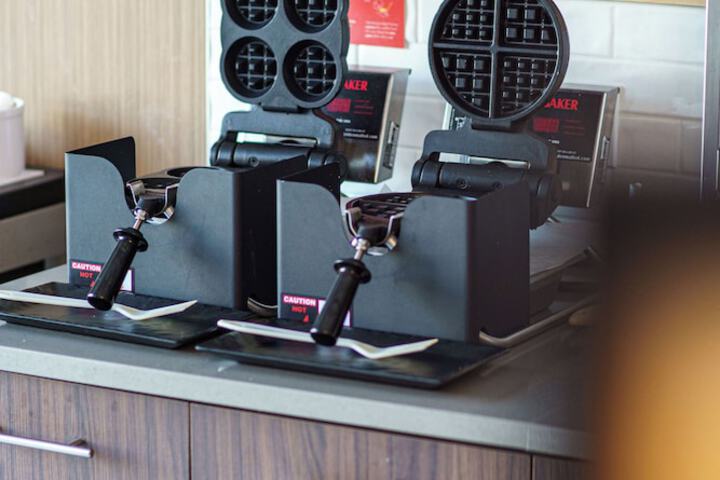 Breakfast/Coffee Service 29 of 40