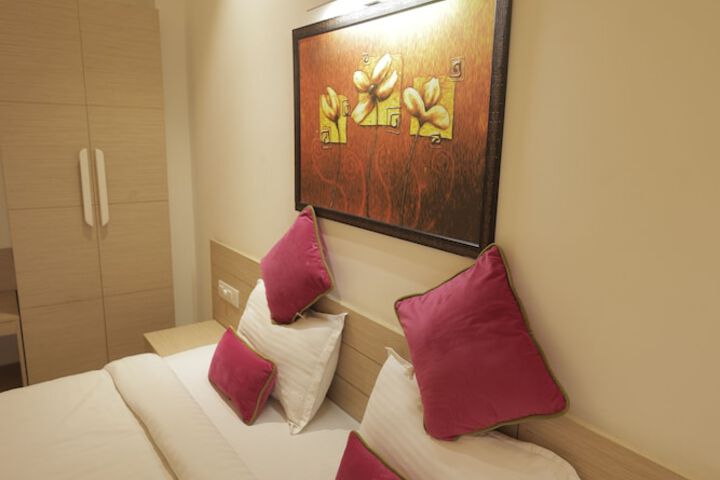 Room 13 of 31