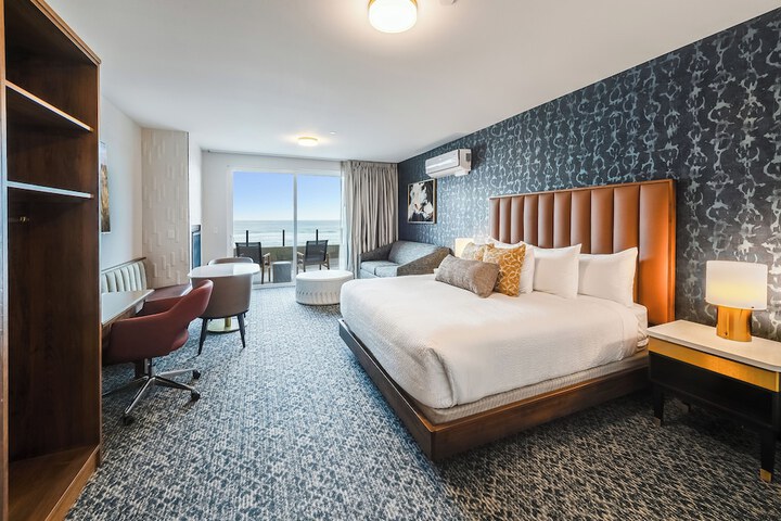 Room 40 of 220