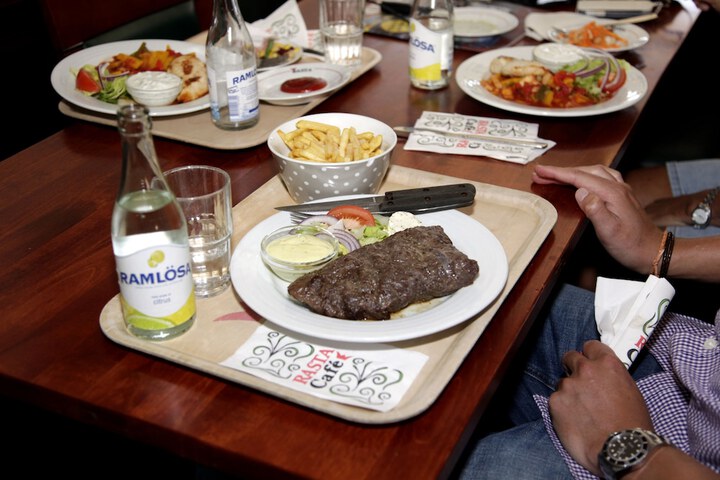 Dining 44 of 55