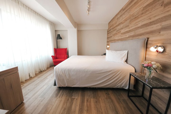 Room 47 of 104