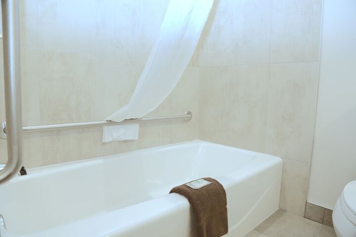 Room 13 of 25